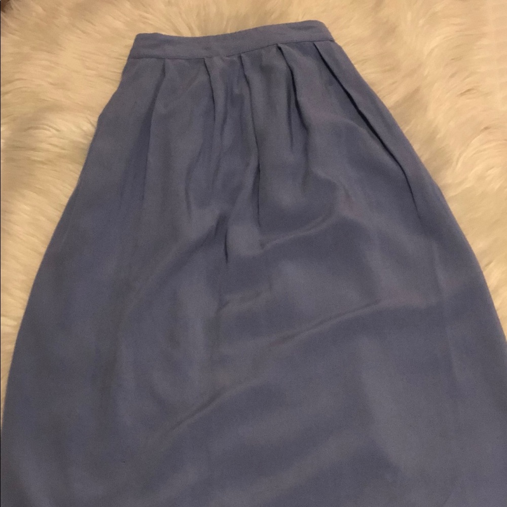 Mid length skirt